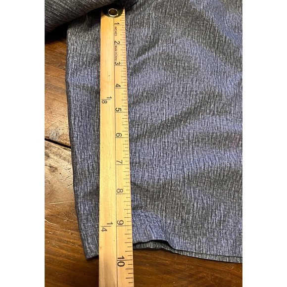 Magellan Outdoor men's gray cargo shorts size 30, pockets, water repellant - Picture 6 of 8